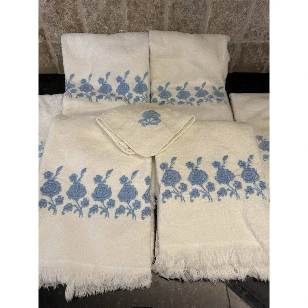 Vintage Dundee 7 Piece Set Bath & Hand Towel Retro Blue Floral Embroidery U.S.A.